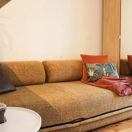 Charming A Stones Throw From The Metro * Paryż