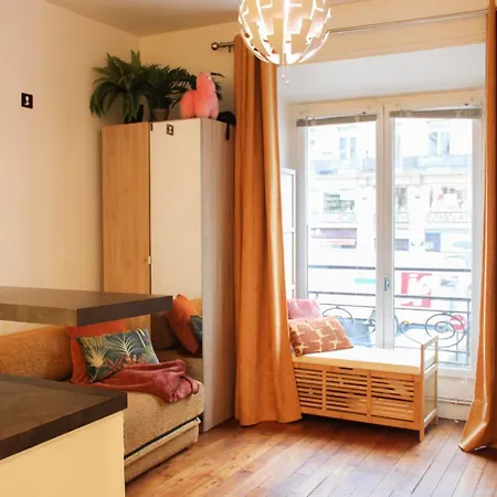 Lejlighed Charming A Stones Throw From The Metro *