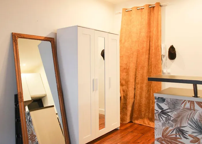 Charming A Stones Throw From The Metro Apartment Paris