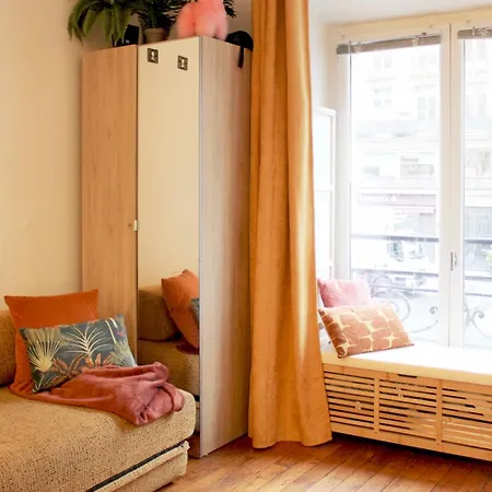 Charming A Stones Throw From The Metro Paris